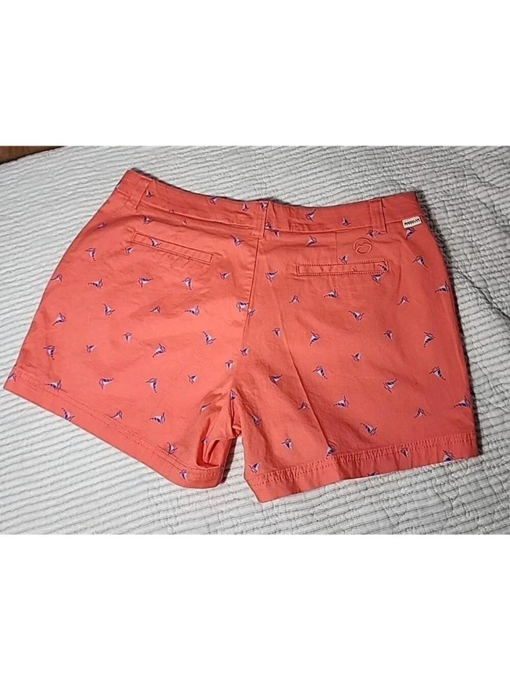MAGELLAN SHORTS WOMENS 12 Coral SAILBOATS Novelty Print Nautical EUC Beach Vacay